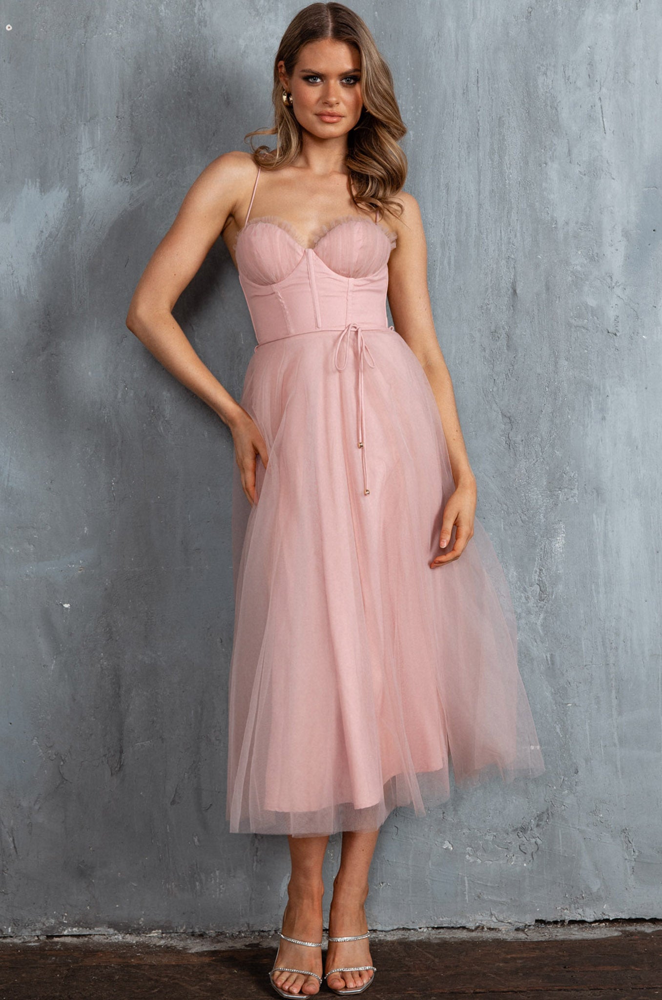 Smitten Sweetheart Neckline Chiffon Midi Dress Blush